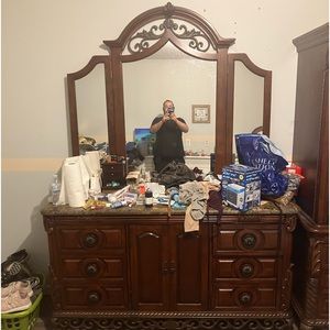 New condition old fashion brown beautiful bedroom set furniture